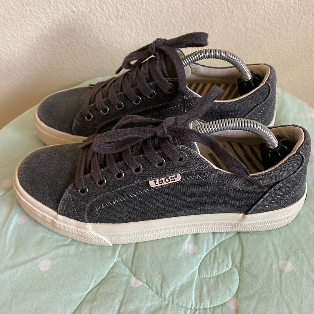 Taos Plim Soul Gray Canvas Women’s Sneakers Size 7.5